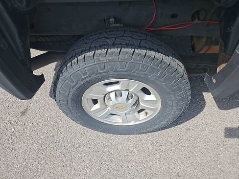 Used 2009 Chevrolet Silverado 2500 LT w/ Snow Plow Prep Package image 11