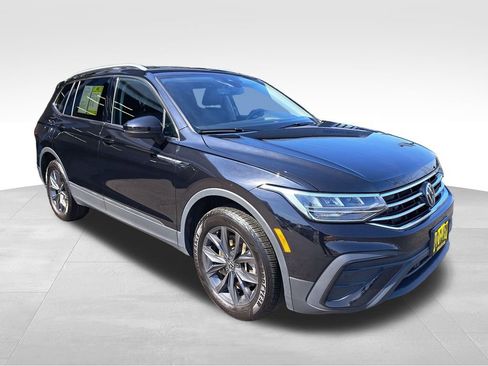 Used 2023 Volkswagen Tiguan SE AWD/4WD image 8