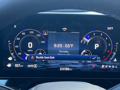 Used 2025 Chevrolet Suburban Z71 image 26