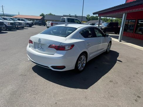 Used 2017 Acura ILX FWD image 4