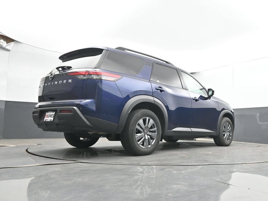 Used 2025 Nissan Pathfinder SV FWD image 52
