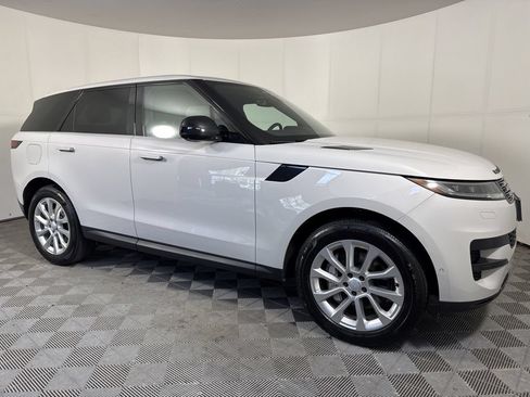 Used 2025 Land Rover Range Rover Sport SE AWD/4WD image 10