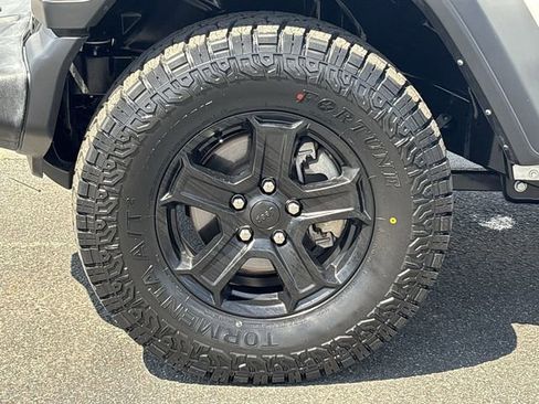 Used 2021 Jeep Wrangler Unlimited Sport image 10