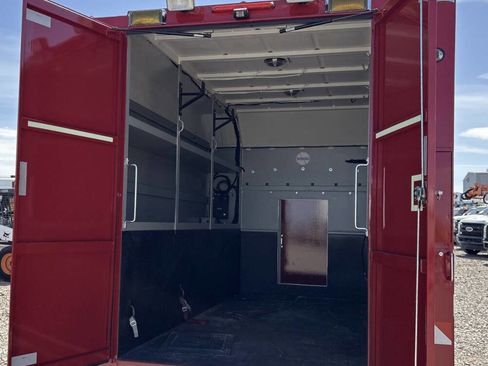 Used 2005 Chevrolet Express 3500 RWD image 23