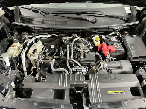 Used 2025 Nissan Kicks S AWD/4WD image 32