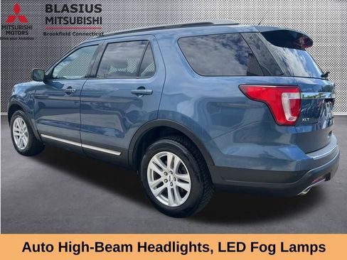 Used 2018 Ford Explorer XLT w/ Equipment Group 202A AWD/4WD image 18