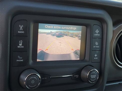 Used 2021 Jeep Gladiator Sport image 17