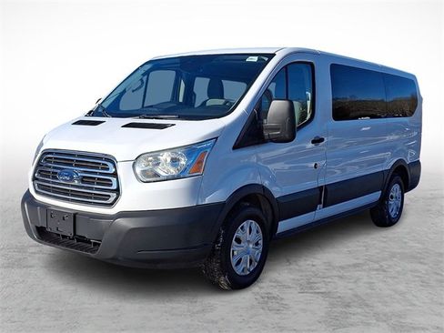 Used 2015 Ford Transit 150 XLT image 3