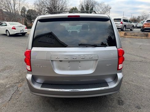 Used 2017 Dodge Grand Caravan SXT image 6