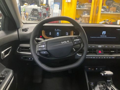 Used 2025 Kia K4 FWD image 20
