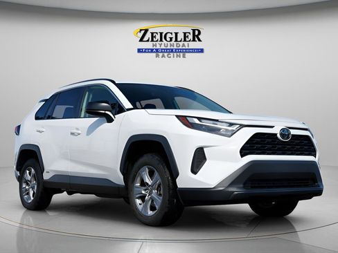 Used 2025 Toyota RAV4 LE AWD/4WD image 1