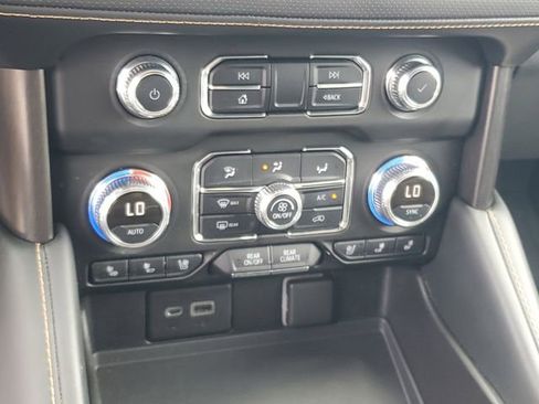 Used 2022 GMC Yukon XL AT4 w/ Max Trailering Package AWD/4WD image 19