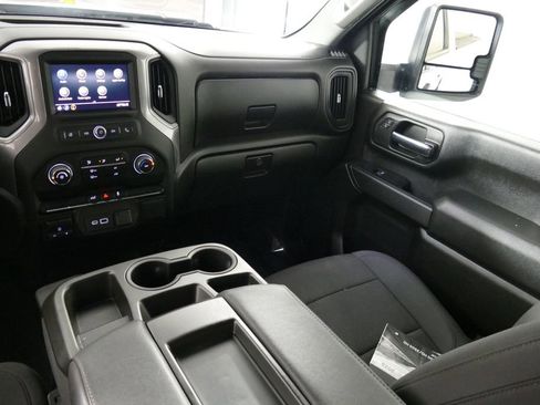 Used 2023 Chevrolet Silverado 2500 Custom w/ Custom Convenience Package AWD/4WD image 5