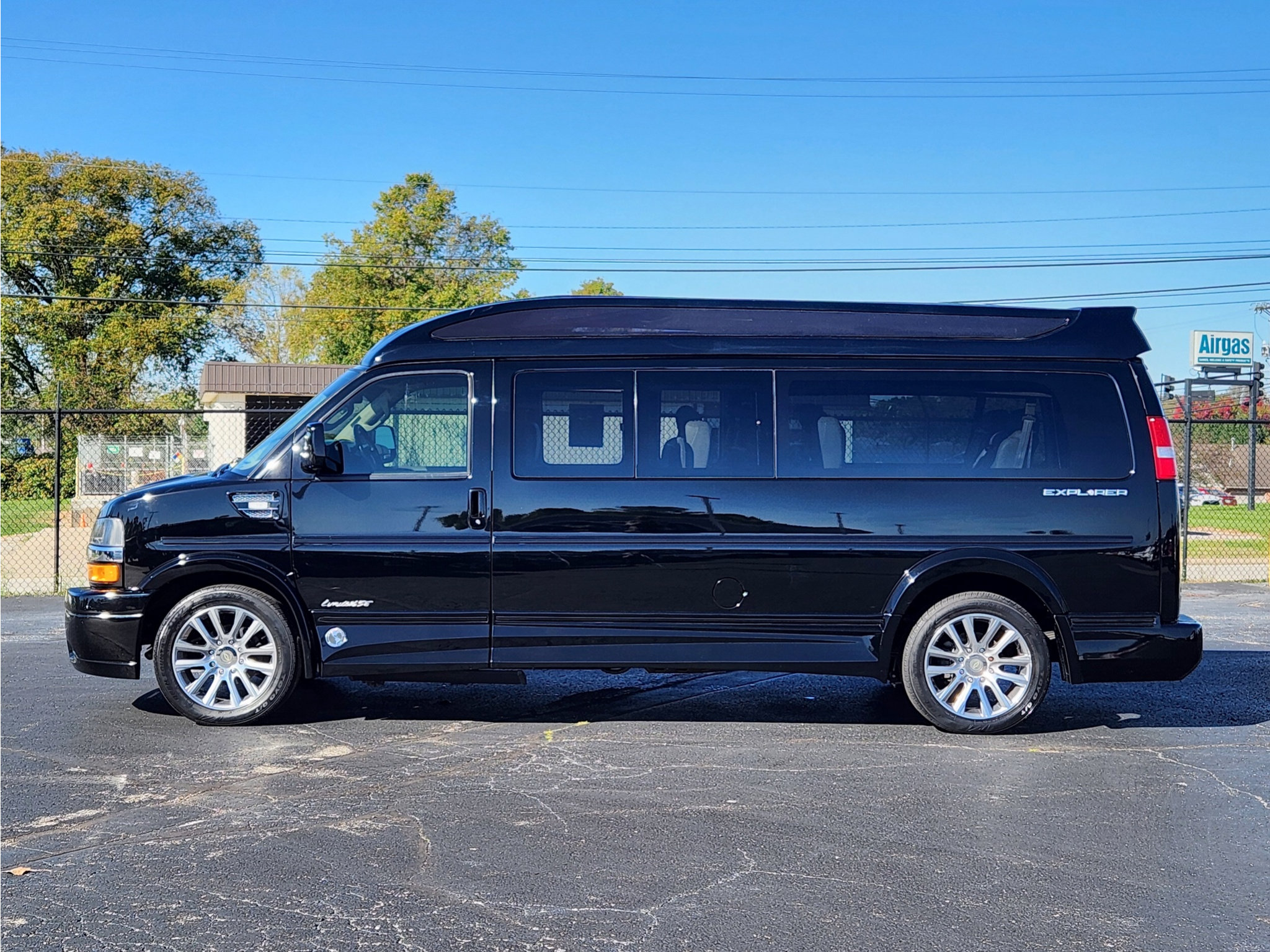 Used 2020 Chevrolet Express 2500 Extended w/ Enhanced Convenience Package RWD image 18