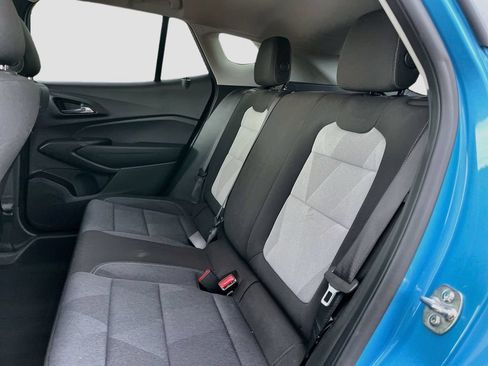 Used 2025 Chevrolet Trax LS w/ LS Convenience Package FWD image 23