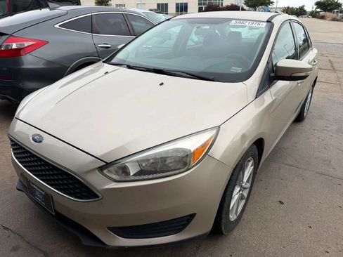 Used 2017 Ford Focus SE FWD image 1