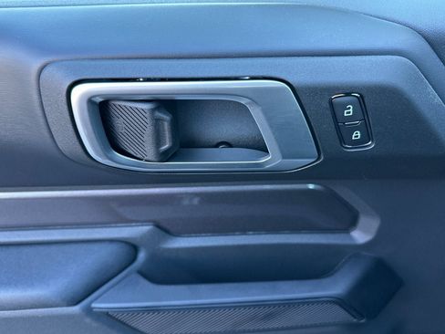 New 2025 Ford Bronco Badlands image 10