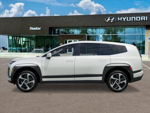 New 2026 Hyundai Ioniq 9 Limited image 3