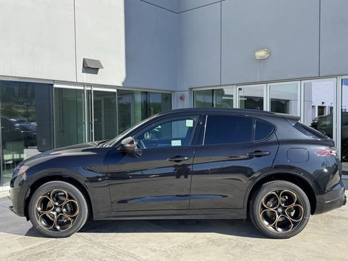 New 2025 Alfa Romeo Stelvio Sprint image 4