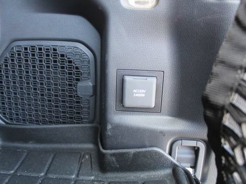 Used 2026 Toyota 4Runner Platinum AWD/4WD image 7