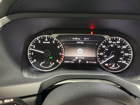 Used 2024 Nissan Pathfinder S image 12