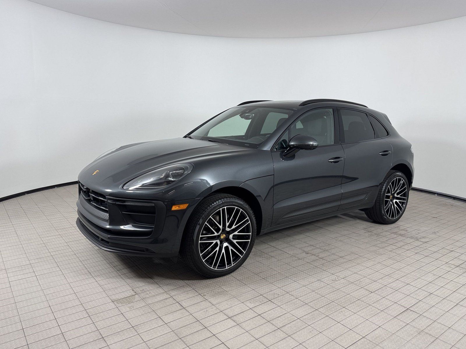 Certified 2026 Porsche Macan Turbo AWD/4WD image 1