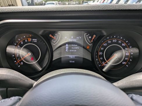 New 2025 Jeep Gladiator Sport image 23