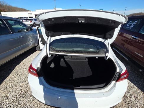 Used 2025 Chevrolet Malibu LT image 14