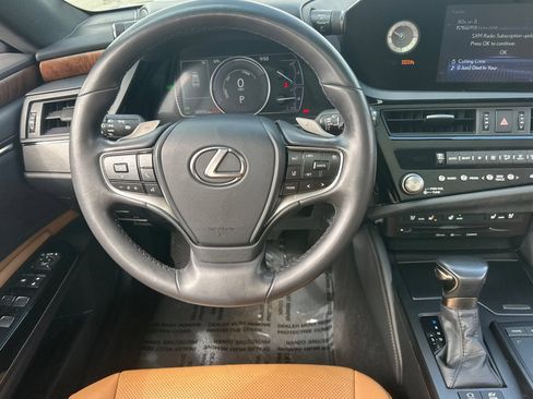 Used 2022 Lexus ES 300h w/ Premium Package FWD image 17