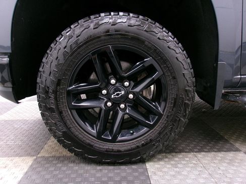 Used 2021 Chevrolet Silverado 1500 LT Trail Boss w/ Convenience Package II AWD/4WD image 16