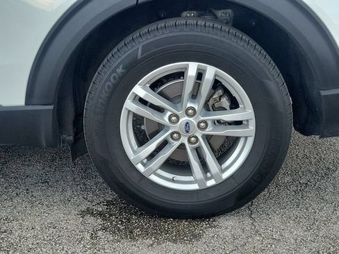 Used 2023 Ford Explorer XLT w/ Equipment Group 202A RWD image 12