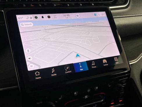 Used 2024 Jeep Grand Cherokee L Limited w/ Luxury Tech Group II image 17