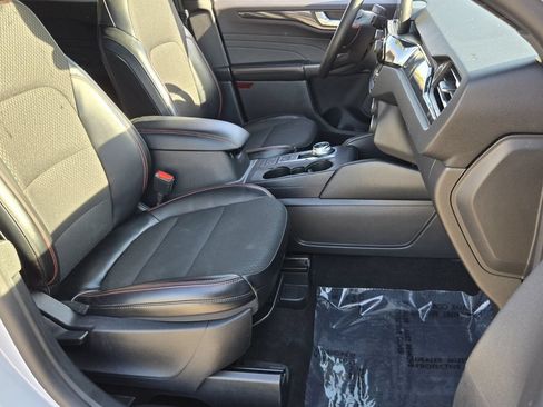 Used 2025 Ford Escape ST-Line FWD image 16
