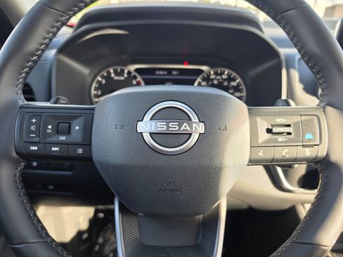 Used 2025 Nissan Rogue SV image 18