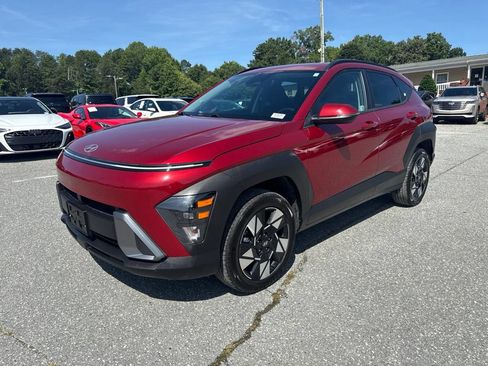 Used 2024 Hyundai Kona SEL AWD/4WD image 1