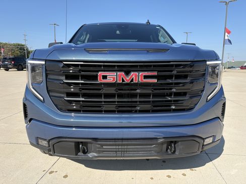 Used 2026 GMC Sierra 1500 Elevation AWD/4WD image 3