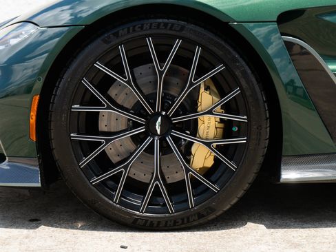Used 2023 Aston Martin V12 Vantage Roadster RWD image 44