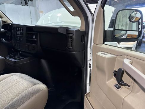 Used 2017 Chevrolet Express 2500 image 24