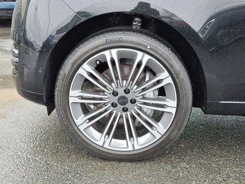 New 2026 Land Rover Range Rover SE image 2