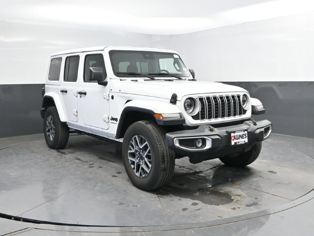 Used 2025 Jeep Wrangler Unlimited Sahara AWD/4WD image 4