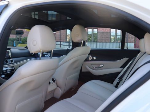 Used 2017 Mercedes-Benz E 300 4MATIC image 13