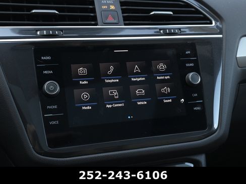 Used 2024 Volkswagen Tiguan SE R-Line AWD/4WD image 18
