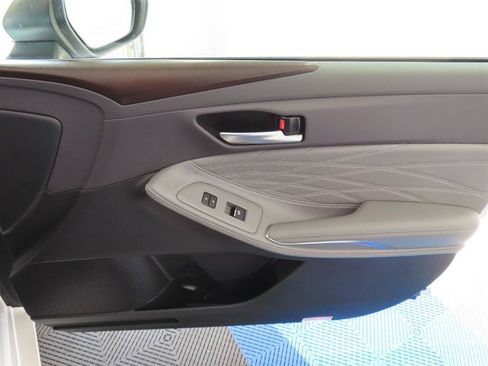 Used 2019 Toyota Avalon Limited w/ Advanced Safety Package FWD image 36