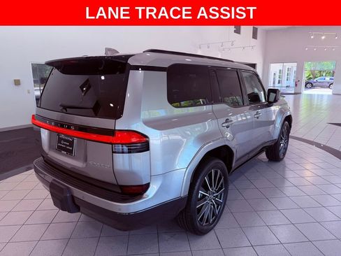 Used 2024 Lexus GX 550 w/ Accessory Package (2T) AWD/4WD image 9