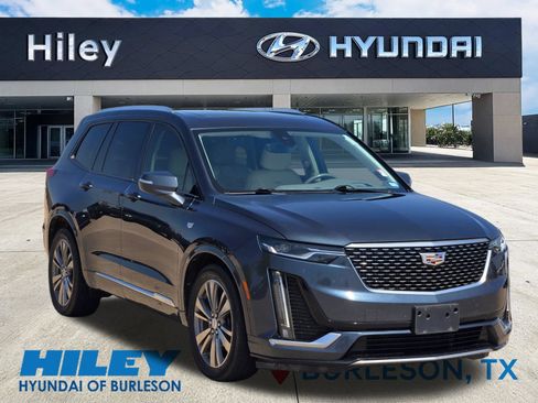 Used 2021 Cadillac XT6 Premium Luxury FWD image 2