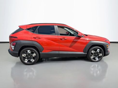 Used 2025 Hyundai Kona SEL FWD image 4