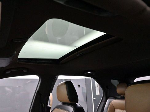 Used 2022 Chevrolet Equinox Premier FWD image 30