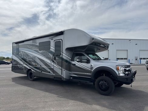 Used 2022 Ford F550 4x4 Regular Cab Super Duty w/ XLT Value Package image 1