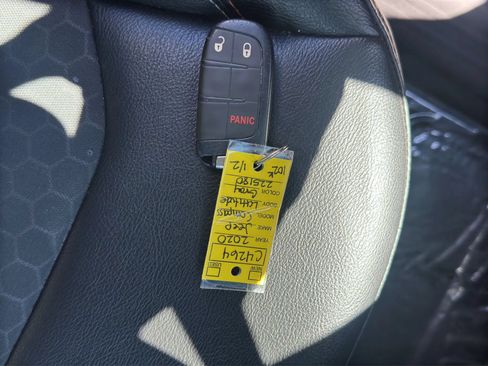 Used 2020 Jeep Compass Latitude AWD/4WD image 24