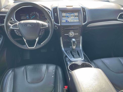 Used 2018 Ford Edge Titanium image 7
